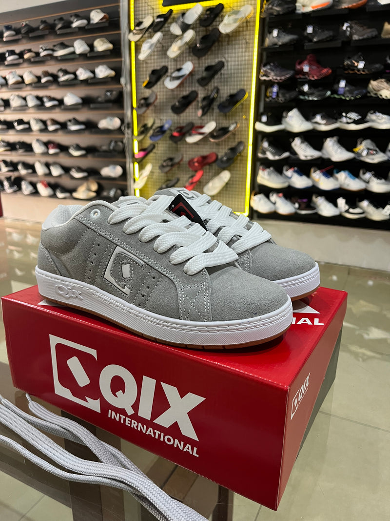 Tênis QIX COMBAT SUEDE CINZA/BRANCO