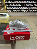 Tênis QIX COMBAT SUEDE CINZA/BRANCO