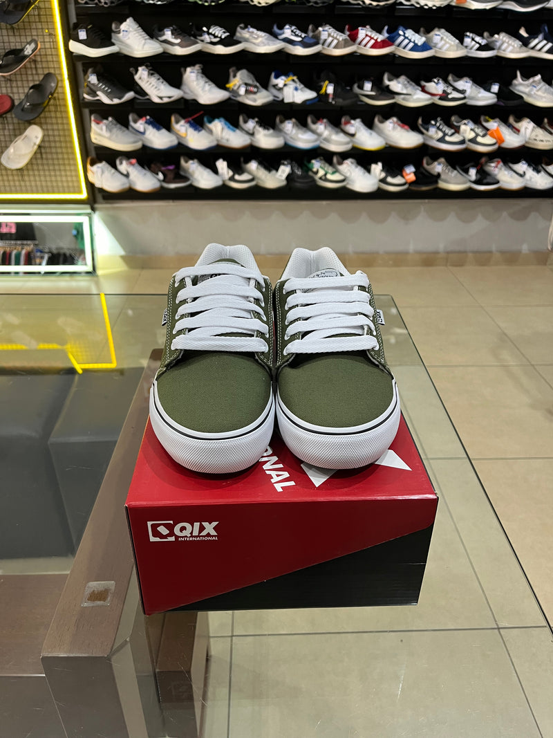 Tênis QIX ALAN MESQUITA OLIVA/BRANCO